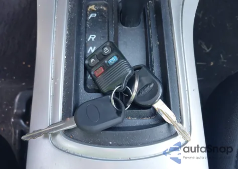 2008 Ford Focus Se/Sel/Ses z USA, uszkodzony, nr VIN 1FAHP35N88W162915